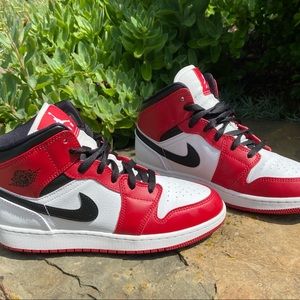 2020 Air Jordan 1 Mid GS 'Chicago'